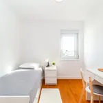 Rent 4 bedroom apartment in Lisbon