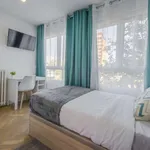 Rent a room of 200 m² in madrid