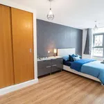 Rent 2 bedroom apartment of 80 m² in london