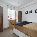 Rent 2 bedroom flat in Wakefield