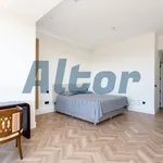 Rent 3 bedroom apartment of 200 m² in Madrid