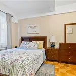 Rent 2 bedroom apartment of 950 m² in Bronx