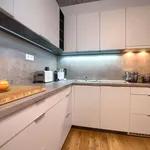 Pronajměte si 2 ložnic/e byt o rozloze 90 m² v Prague