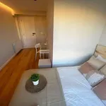 Rent a room of 132 m² in valencia