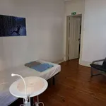 Rent a room of 200 m² in lisbon