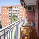 Rent a room of 98 m² in valencia