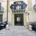 Affitto 2 camera appartamento di 90 m² in Palermo