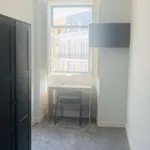 Rent a room of 100 m² in lisbon