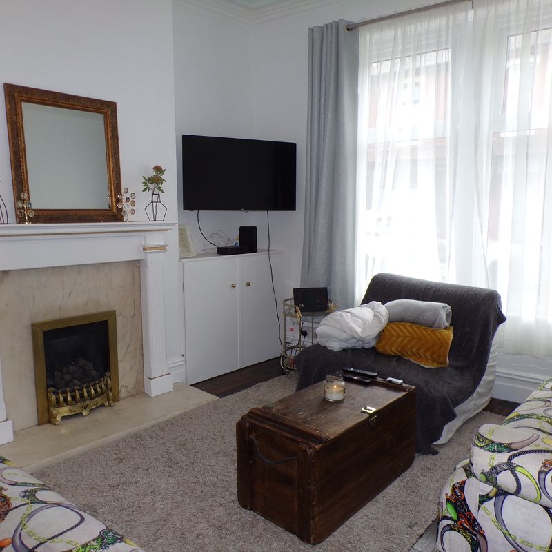 2 bedroom property to let in Talbot Road, Penwortham - £850 pcm Lower Penwortham