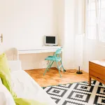 Rent 2 bedroom apartment in Lisbon