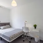 Rent 4 bedroom apartment in Valencia