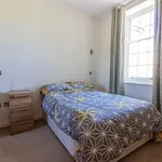 Rent 3 bedroom apartment in Wales