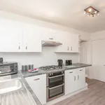 Rent 3 bedroom apartment of 1195 m² in Leeds