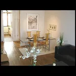 Appartement de 65 m² avec 3 chambre(s) en location à Paris