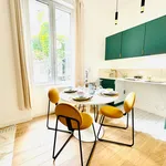 Appartement de 410 m² avec 2 chambre(s) en location à Paris