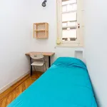 Rent a room of 220 m² in madrid