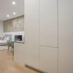 Rent 1 bedroom apartment of 40 m² in Porto