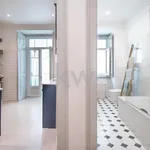 Rent 3 bedroom apartment of 150 m² in Lisbon