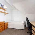 Rent 4 bedroom flat in West Midlands