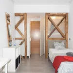 Rent a room of 120 m² in lisbon