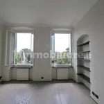 Rent 5 bedroom apartment of 215 m² in Genoa