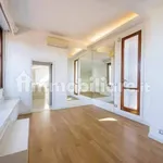 Rent 5 bedroom house of 230 m² in Florence