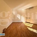 Affitto 5 camera appartamento di 200 m² in Rome