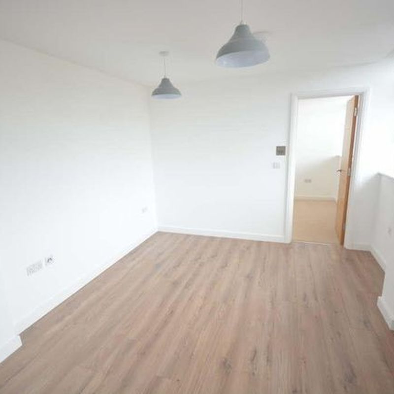 Flat to rent in Kingshott House, 83 East Street, Epsom, Surrey KT17