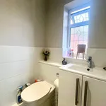 Rent 4 bedroom house in Farnborough