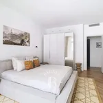 Rent 7 bedroom apartment of 220 m² in Paris