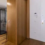 Rent 1 bedroom apartment of 90 m² in Porto