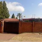 Rent 1 bedroom apartment in Roodepoort