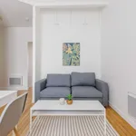 Rent 2 bedroom apartment of 43 m² in Paris