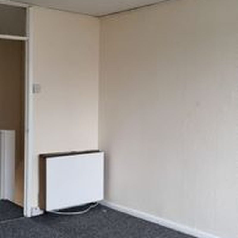 Flat to rent in Elmdale Street, Belgrave, Leicester LE4