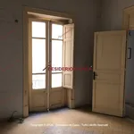 Affitto 5 camera appartamento di 290 m² in Palermo