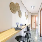 Rent a room of 110 m² in valencia