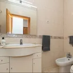 Rent 1 bedroom apartment of 64 m² in Porto, Paranhos