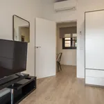 Rent 1 bedroom apartment of 30 m² in Barcelona