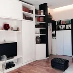 Rent 2 bedroom apartment of 65 m² in Milan