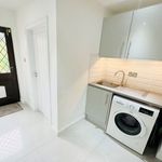 Rent 4 bedroom flat in West Midlands