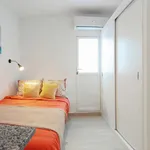 Rent 1 bedroom apartment of 18 m² in Madrid