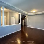 Maison de 3487 m² avec 3 chambre(s) en location à Richmond Hill (Oak Ridges Lake Wilcox)