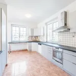 Pronájem domu 610m² s pozemkem 747m²