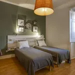 Rent a room of 140 m² in lisbon