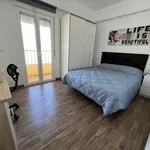 Alquilo 3 dormitorio apartamento de 60 m² en Almeria