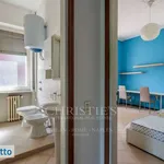 Rent 4 bedroom apartment of 85 m² in Milan