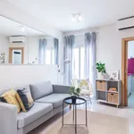 Rent 4 bedroom apartment of 65 m² in Barcelona