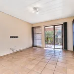 Rent 2 bedroom house of 10 m² in Sandton