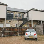 Rent 3 bedroom flat of 49 m² in Cambridge