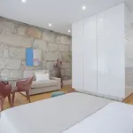 Rent 1 bedroom apartment of 40 m² in Porto